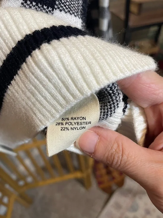 Marled Black and White Gingham V-Neck Button Cardigan - Picture 4 of 5